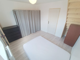Location
Maison rénovée 1 chambre, cour.