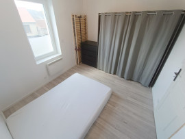 Location
Maison rénovée 1 chambre, cour.
