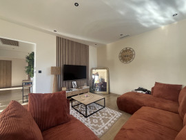 
                                                                                        Vente
                                                                                         Maison rénovée - 5 chambres - Grézieu-la-Varenne