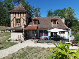 
                                                                                        Vente
                                                                                         Maison rénovée, Lieu unique sans vis-à-vis – Vue exceptionnelle – Charme et nature