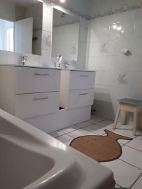 
                                                                                        Location
                                                                                         Maison spacieuse, rénovée