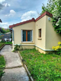 
                                                                                        Location
                                                                                         Maison studio meublé 22m² à Saint Leu la forêt