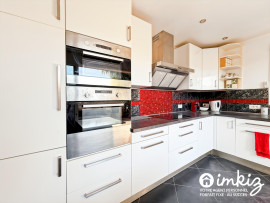 
                                                                                        Vente
                                                                                         Maison T2 avec jardin en fond d'impasse 12e