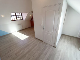 
                                                                                        Location
                                                                                         Maison T3 avec jardin et poêle à pellets