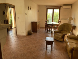 
                                                                                        Vente
                                                                                         maison T3 plain-pied avec garage sur 900 m²