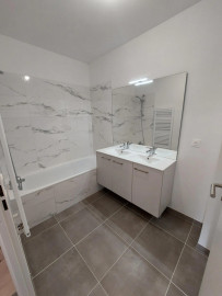 
                                                                                        Location
                                                                                         Maison T4 - 83.88m²