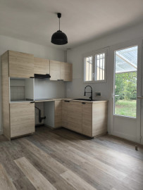 
                                                                                        Location
                                                                                         Maison T5 / 92.5 m² / Créon / Nu