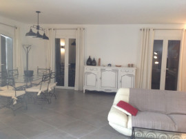Vente
Maison traditionnelle avec appartement indépendant