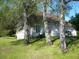 
                                                                                        Vente
                                                                                         Maison traditionnelle, paysagé jardin et verger