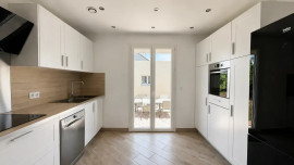 
                                                                                        Vente
                                                                                         Maison vivable de plain-pied 97m² et double garage