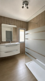 
                                                                                        Vente
                                                                                         Maison vivable de plain-pied 97m² et double garage