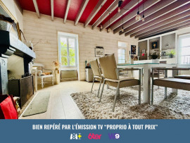 
                                                                                        Vente
                                                                                         MAISON - VUE LOIRE - 3 CHAMBRES - GARAGE - COURS