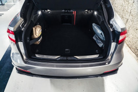 
                                                                                        Voiture
                                                                                         Maserati Levante (I.II) Trofeo V8 3.8 580