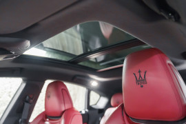 
                                                                                        Voiture
                                                                                         Maserati Levante (I.II) Trofeo V8 3.8 580