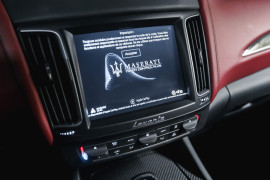 
                                                                                        Voiture
                                                                                         Maserati Levante (I.II) Trofeo V8 3.8 580