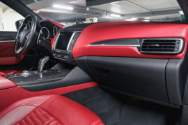 
                                                                                        Voiture
                                                                                         Maserati Levante (I.II) Trofeo V8 3.8 580