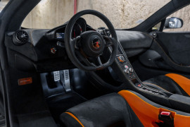 
                                                                                        Voiture
                                                                                         McLaren 675 LT