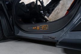 
                                                                                        Voiture
                                                                                         McLaren 675 LT