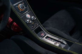 
                                                                                        Voiture
                                                                                         McLaren 675LT Coupé V8 3.8 675 ch