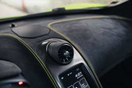 
                                                                                        Voiture
                                                                                         McLaren 675LT V8 3.8 675