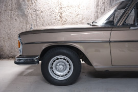 
                                                                                        Voiture
                                                                                         Mercedes 280 SE