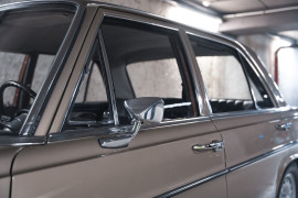 
                                                                                        Voiture
                                                                                         Mercedes 280 SE