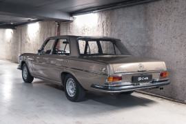 
                                                                                        Voiture
                                                                                         Mercedes 280 SE