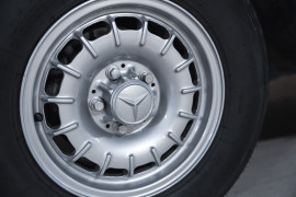
                                                                                        Voiture
                                                                                         Mercedes 280 SE W108