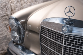 
                                                                                        Voiture
                                                                                         Mercedes 280 SE W108