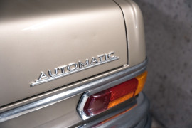 
                                                                                        Voiture
                                                                                         Mercedes 280 SE W108