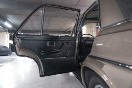 
                                                                                        Voiture
                                                                                         Mercedes 280 SE W108