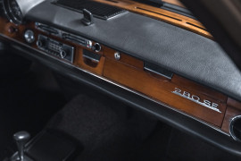
                                                                                        Voiture
                                                                                         Mercedes 280 SE W108