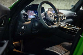 
                                                                                        Voiture
                                                                                         Mercedes AMG GT R Roadster V8 4.0 585 - 1 of 750