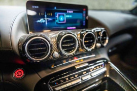 
                                                                                        Voiture
                                                                                         Mercedes AMG GT R Roadster V8 4.0 585 - 1 of 750