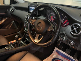 Voiture
                                                                                Mercedes-Benz A-Class 1.6 A160 SE Hatchback 5dr Petrol Manual Euro 6 (s/s) (102 ps)