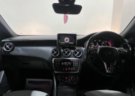 Voiture
                                                                                Mercedes-Benz A-Class 1.8 A180 CDI BlueEfficiency SE Hatchback 5dr Diesel 7G-DCT Euro 5 (s/s) (109 ps)