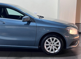 Voiture
                                                                                Mercedes-Benz A-Class 1.8 A180 CDI BlueEfficiency SE Hatchback 5dr Diesel 7G-DCT Euro 5 (s/s) (109 ps)