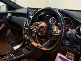 Voiture
                                                                                Mercedes-Benz A-Class 2.1 A200d AMG Line Hatchback 5dr Diesel 7G-DCT Euro 6 (s/s) (136 ps)