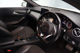 
                                                                                        Voiture
                                                                                         Mercedes-Benz CLA 2.0 CLA250 AMG Sport Coupe 7G-DCT 4MATIC Euro 6 (s/s) 4dr