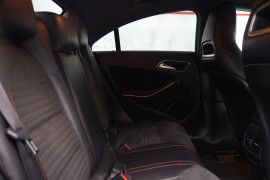 
                                                                                        Voiture
                                                                                         Mercedes-Benz CLA 2.0 CLA250 AMG Sport Coupe 7G-DCT 4MATIC Euro 6 (s/s) 4dr