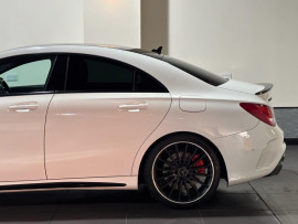 Voiture
                                                                                Mercedes-Benz CLA 2.0 CLA45 AMG Coupe 4dr Petrol SpdS DCT 4MATIC Euro 6 (s/s) (381 ps)