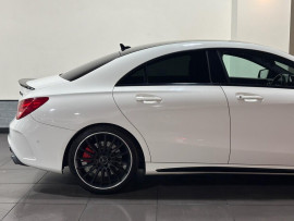 Voiture
                                                                                Mercedes-Benz CLA 2.0 CLA45 AMG Coupe 4dr Petrol SpdS DCT 4MATIC Euro 6 (s/s) (381 ps)