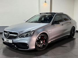 Voiture
                                                                                Mercedes-Benz E-Class 5.5 E63 V8 BiTurbo AMG S Saloon 4dr Petrol SpdS MCT Euro 6 (s/s) (585 ps)