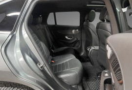 
                                                                                        Voiture
                                                                                         Mercedes-Benz EQC 400