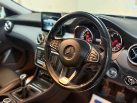 Voiture
Mercedes-Benz GLA 2.1 GLA200d Sport SUV 5dr Diesel Manual Euro 6 (s/s) (136 ps)