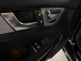 
                                                                                        Voiture
                                                                                         Mercedes Classe C (III) 63 AMG (C204)