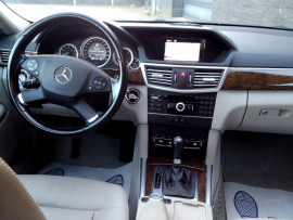 Voiture
MERCEDES E200 CDI