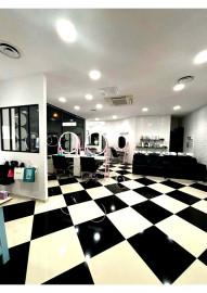 
                                                                                        Vente
                                                                                         MEYZIEU – SALON DE COIFFURE CLÉ EN MAIN – 108 M² – CA 282 600 €
