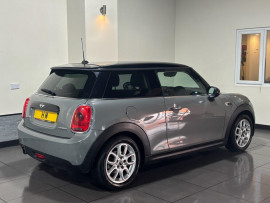 Voiture
                                                                                MINI Hatch 1.5 Cooper Hatchback 3dr Petrol Manual Euro 6 (s/s) (136 ps)