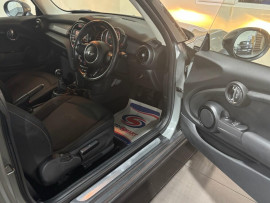 Voiture
                                                                                MINI Hatch 1.5 Cooper Hatchback 3dr Petrol Manual Euro 6 (s/s) (136 ps)
